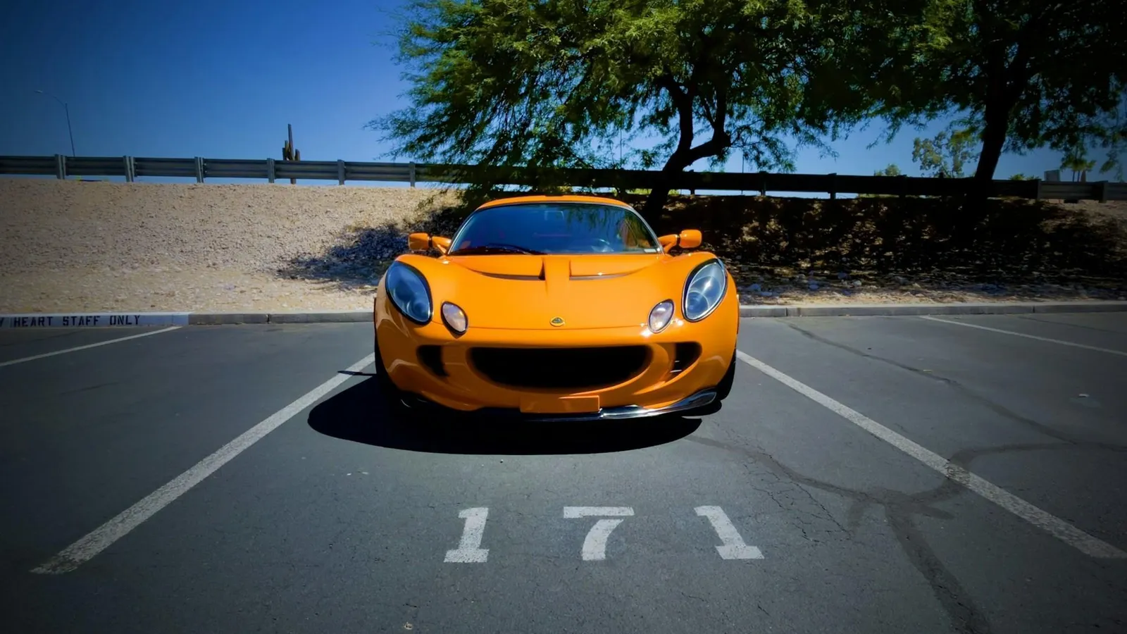 Automobil